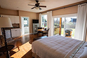 Blue Heron  Room Suite, Ocean Mist Guesthouse, Ucluelet, BC